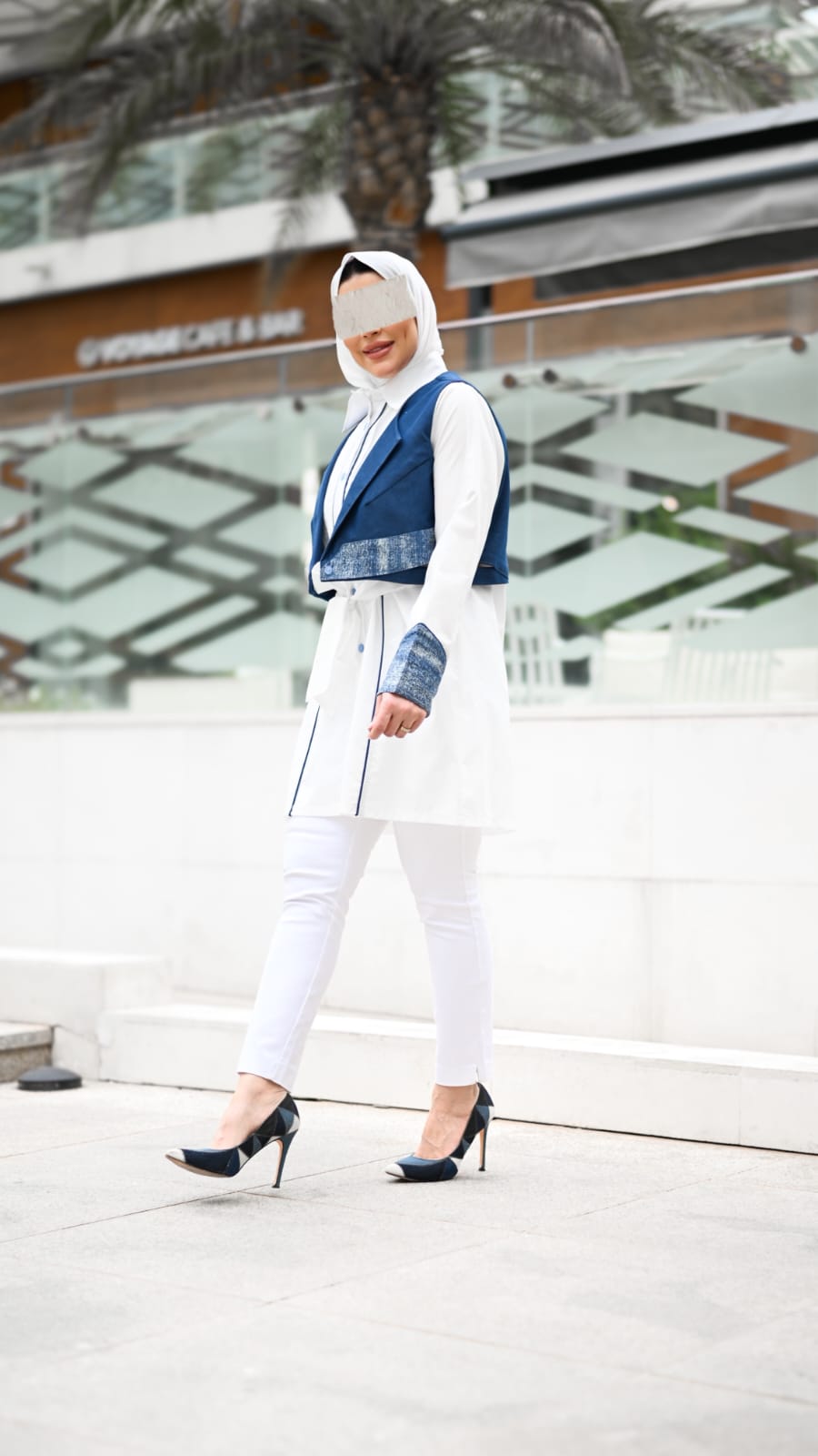 طقم نسائئ جذاب باللون الابيض والاصفر طقم نسائئ جذاب باللون الابيض والاصفر